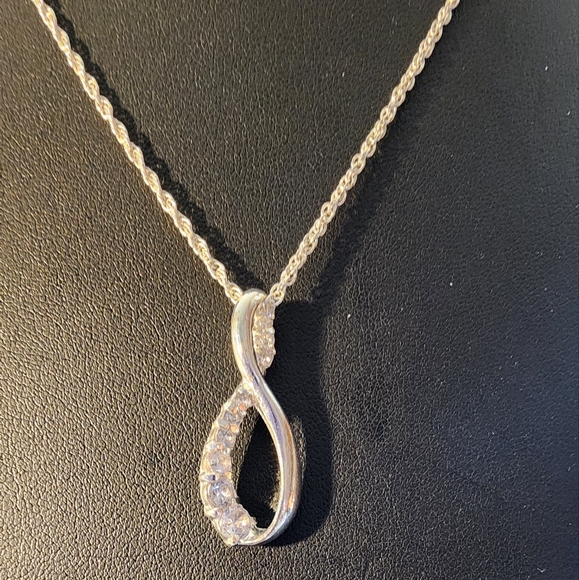 Avon Infinity Pendant Necklace with Sparkling Rhinestones - Picture 3 of 5